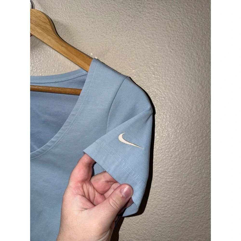 Women's Nike Crop Top Size Small